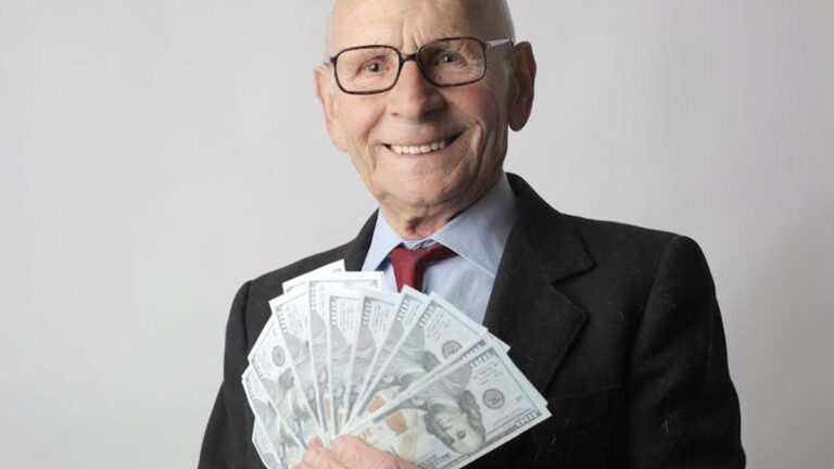 Achieve Financial Independence: A Practical Roadmap to Retiring Early and Rich - Financial Analysis Image