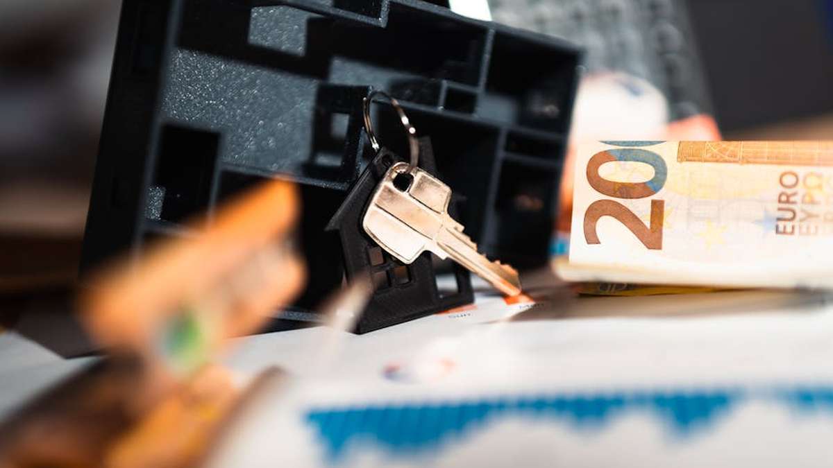 Analyzing the viability of build-to-rent single-family communities in specific growth corridors of Florida and Texas. - Financial Analysis Image