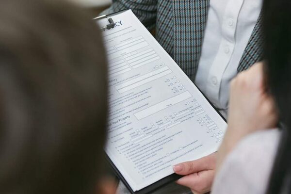 **Best Robo-Advisors of 2024: A Comprehensive Review for Hands-Off Investing** - Financial Analysis Image