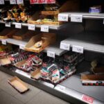 **Global Supply Chains Explained: What Economic Bottlenecks Mean for Consumers and Businesses** - Financial Analysis Image