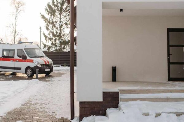 How to Build Your First Emergency Fund: A Step-by-Step Guide for Beginners - Financial Analysis Image