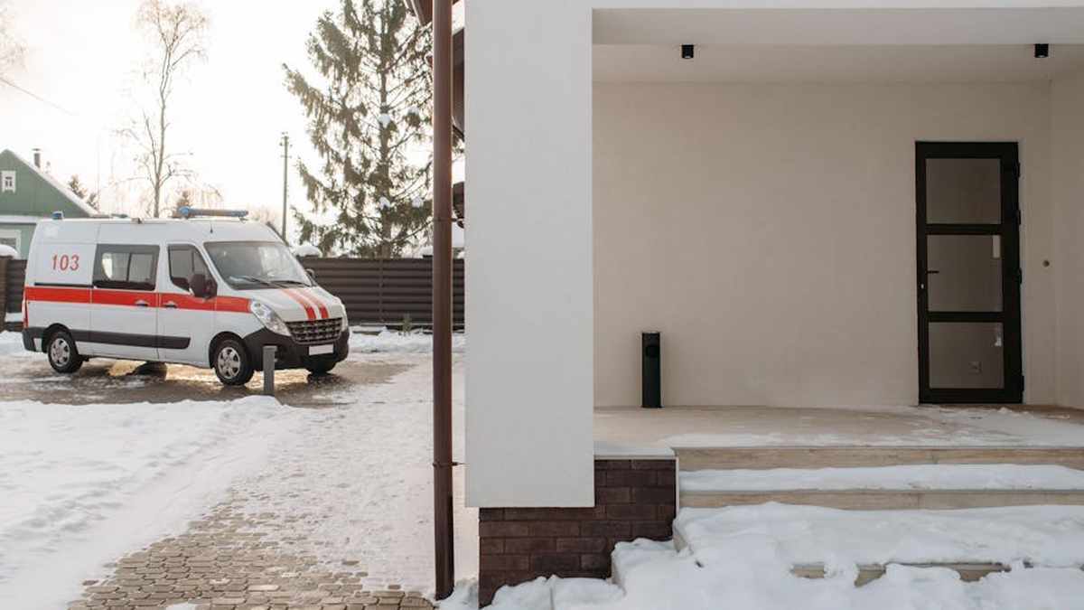 How to Build Your First Emergency Fund: A Step-by-Step Guide for Beginners - Financial Analysis Image