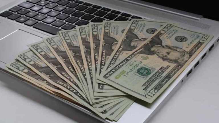 Leveraging Digital Cash Management Tools for Enhanced Working Capital Efficiency in US Manufacturing SMEs - Financial Analysis Image