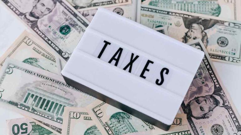 Leveraging Donor-Advised Funds (DAFs) and Complex Charitable Strategies for US Tax-Efficient Giving