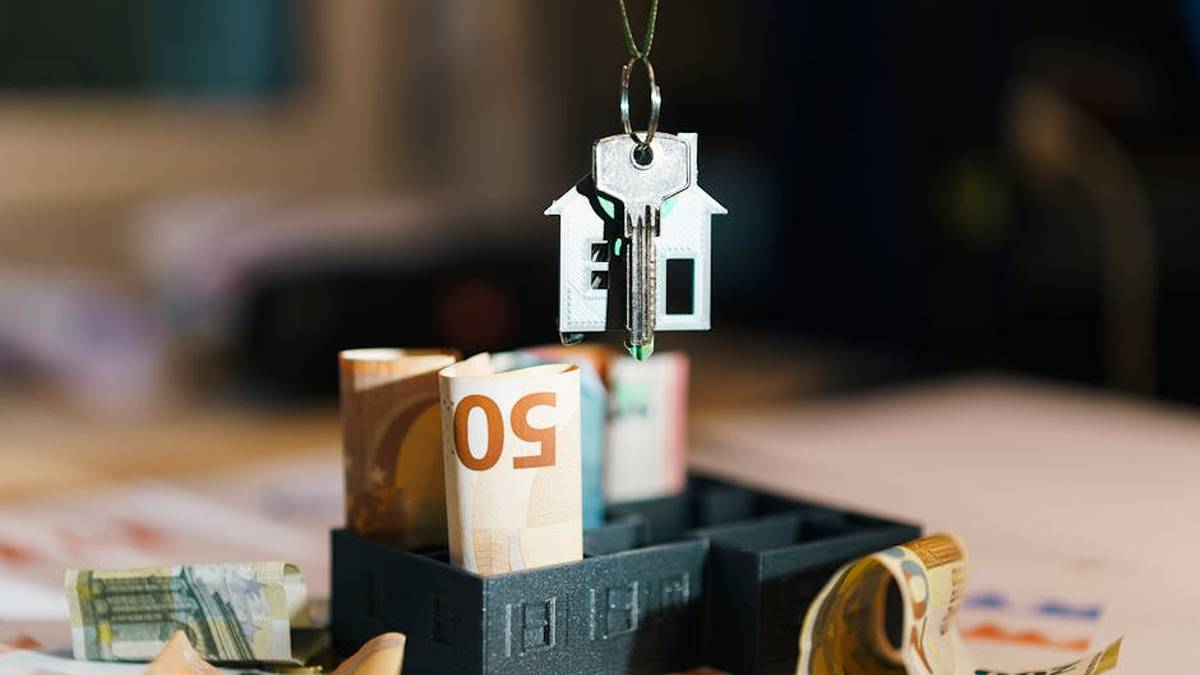 Maximizing Qualified Opportunity Zone Tax Benefits for High-Net-Worth Real Estate Investors - Financial Analysis Image