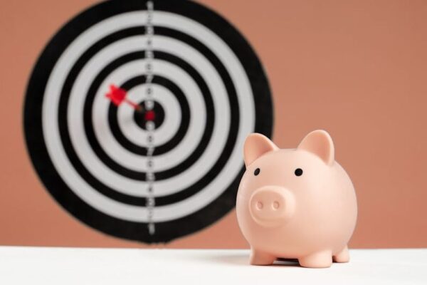 Smart Investment Strategies: How to Grow Your Money and Achieve Financial Freedom - Financial Analysis Image