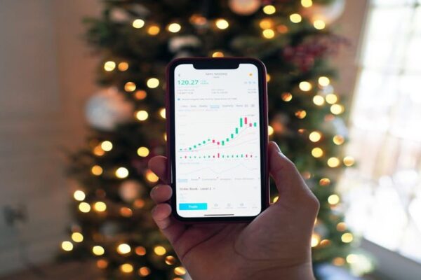 How to Build Wealth in Your 20s and 30s