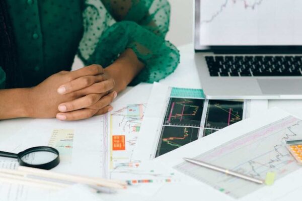 **The Future of Work: How Automation and Economic Shifts Are Reshaping the Job Market** - Financial Analysis Image