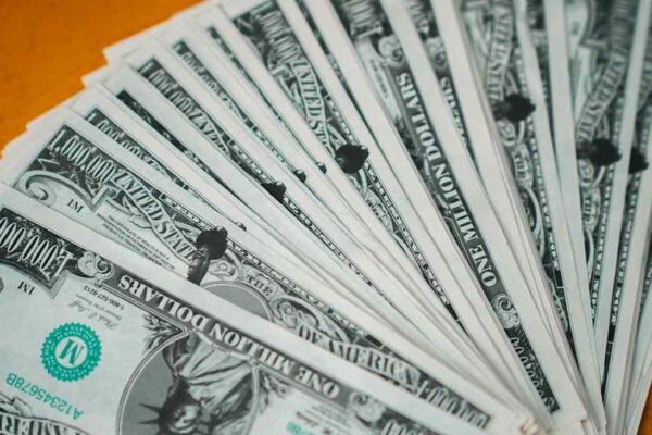 The Millionaire Mindset: 7 Essential Habits for Cultivating Abundant Wealth - Financial Analysis Image