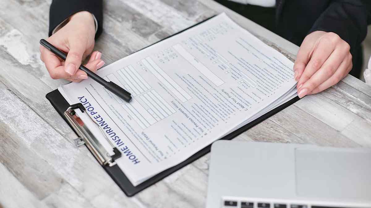 The Role of Commercial Property Insurance in Mitigating Supply Chain Disruption Risks for Manufacturers. - Financial Analysis Image