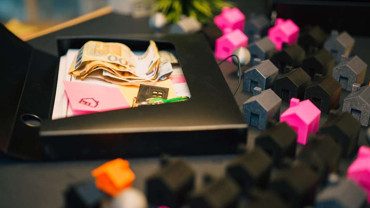 **Unlock Passive Income: The Beginner's Guide to Real Estate Investing (Without Buying Property)** - Financial Analysis Image